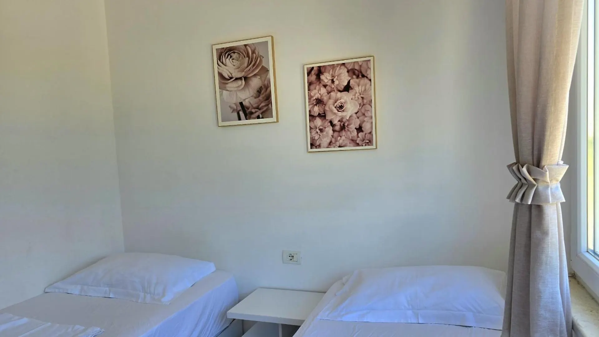 Sunny Beach Apartments - 162 Durrës